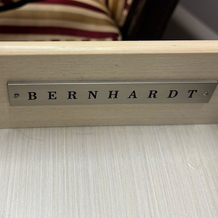 Bernhardt Axiom 3 Drawer Cream Nightstand W/Lucite Handles 34x19x30