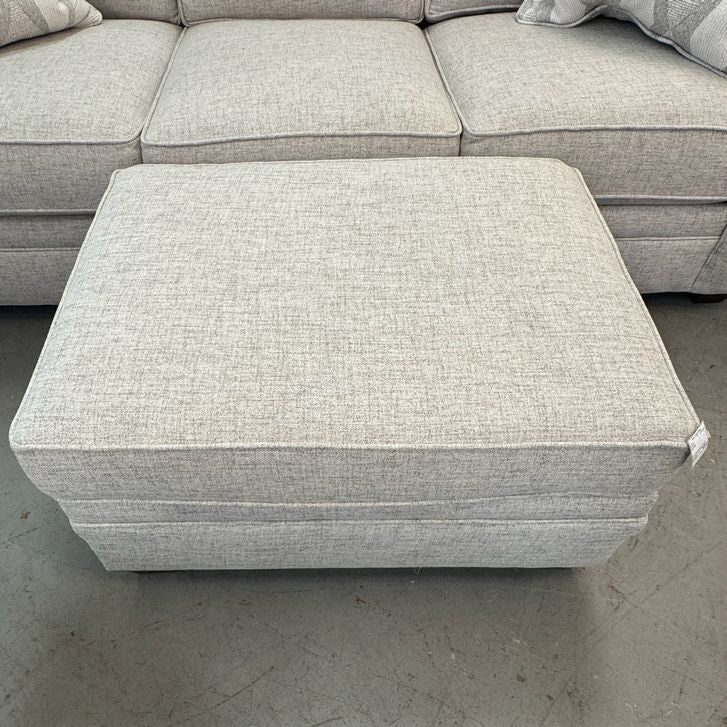 Havertys Sandy Ottoman W/Guardsman Gold Plan 33x24x18