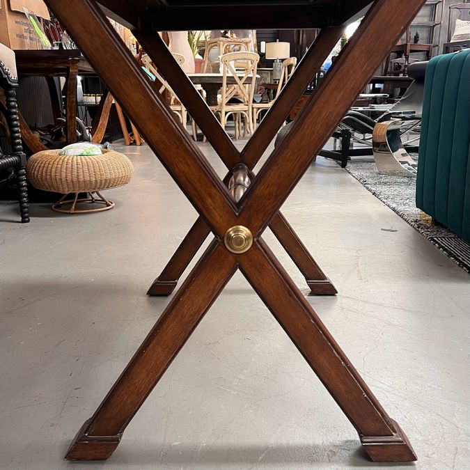 Thomasville Ernest Hemingway Butler's Table 32x25x33.5