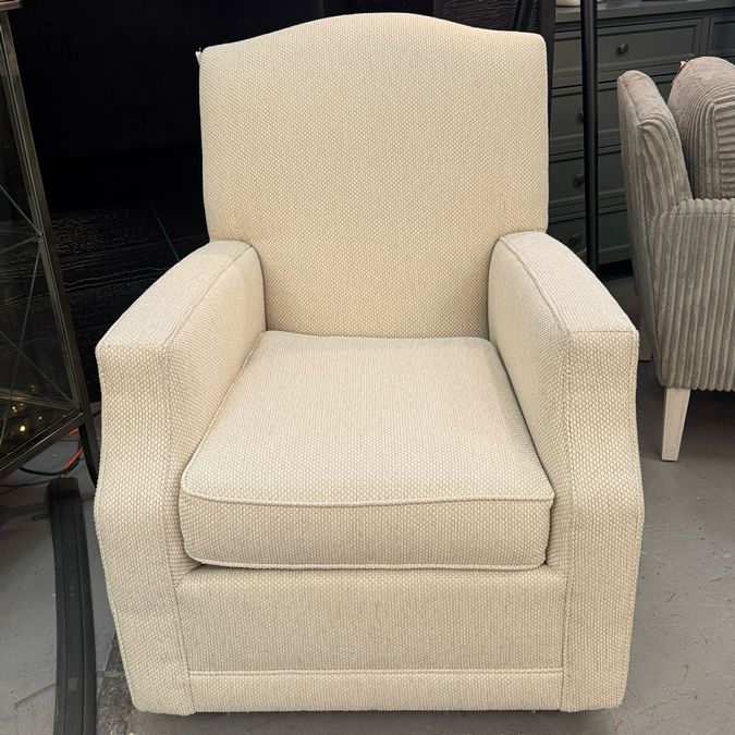Mayo Cream Swivel Upholstered Chair 30x33x39.5