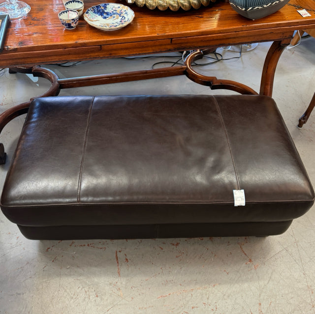 Bassett High Grade Leather Bench/Ottoman 47x23x18