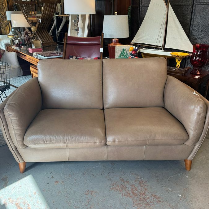 Natuzzi Editions Geloso B908 Love Seat 70x36x36