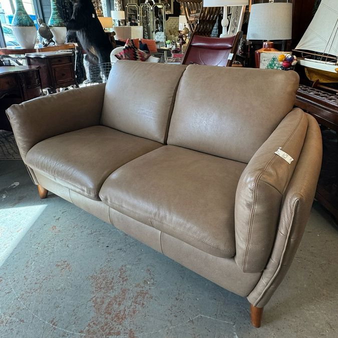 Natuzzi Editions Geloso B908 Love Seat 70x36x36