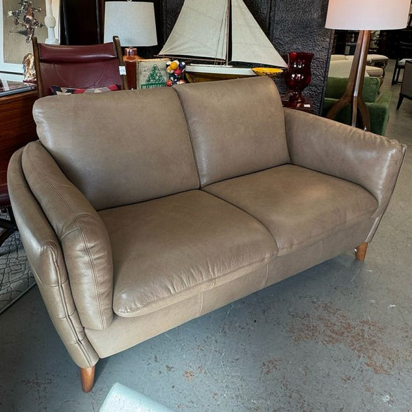 Natuzzi Editions Geloso B908 Love Seat 70x36x36