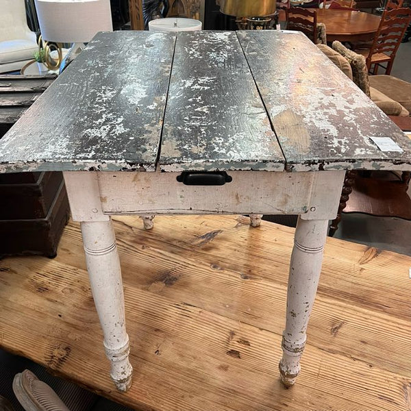 Distressed Farmhouse Table W/Drawer 26x22x24