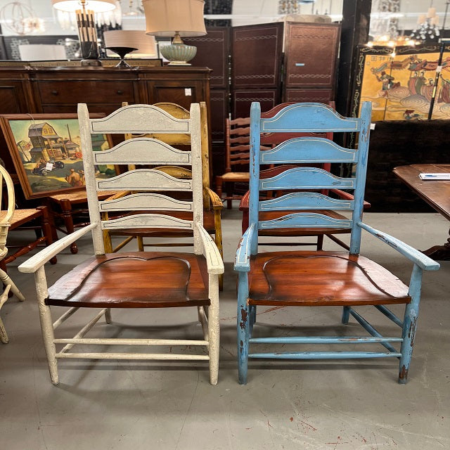 SET/4 Guildmaster Painted Distressed Ladder Back Chairs 24x24x49 AS IS