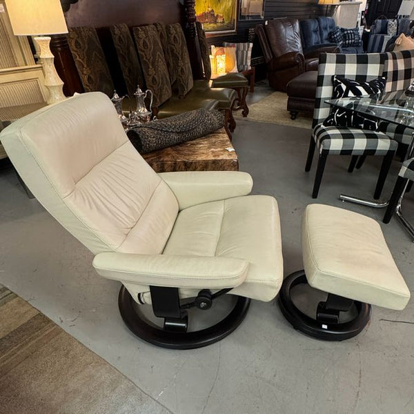 Cream Paloma Leather Pacific Stressless Recliner & Ottoman