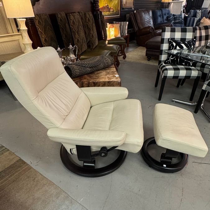 Cream Paloma Leather Pacific Stressless Recliner & Ottoman