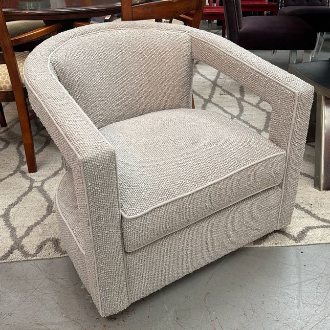 Bernhardt Alana Swivel Chair W/Nubby Gray Upholstery 33x33x29