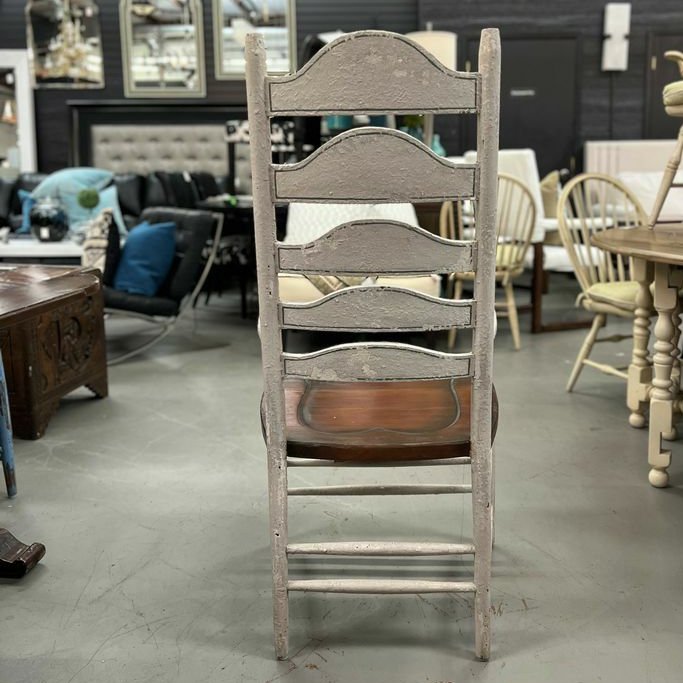 SET/4 Guildmaster Painted Distressed Ladder Back Chairs 24x24x49 AS IS