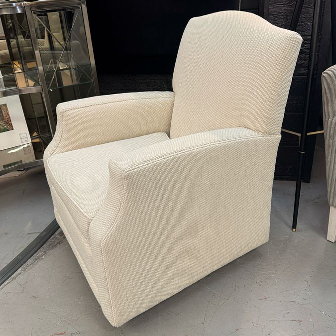 Mayo Cream Swivel Upholstered Chair 30x33x39.5